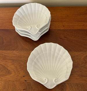 Vintage White Scallop Shell Plates Set of 4 - 5" diameter